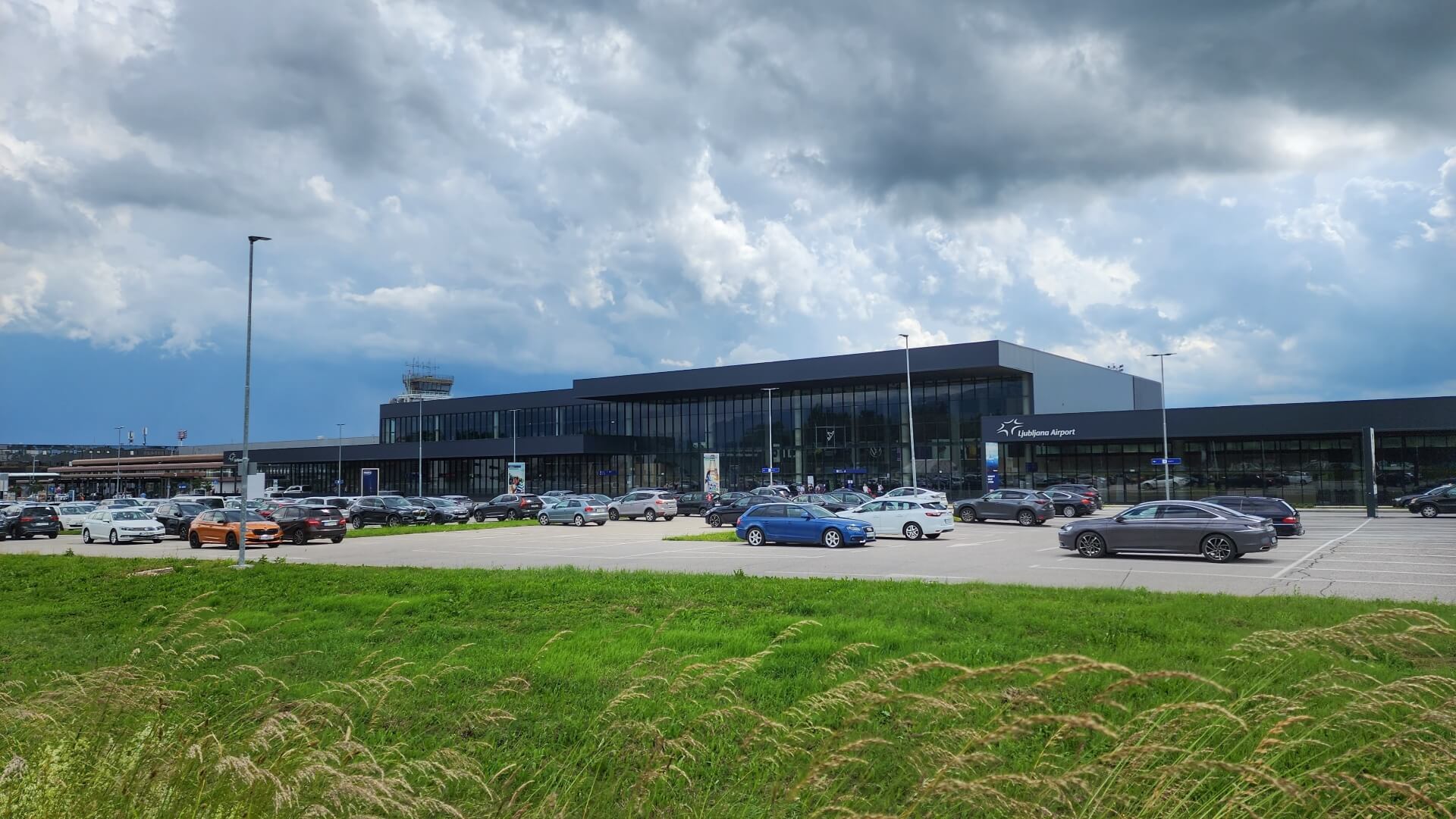 parking aeroporto lubiana jagodic